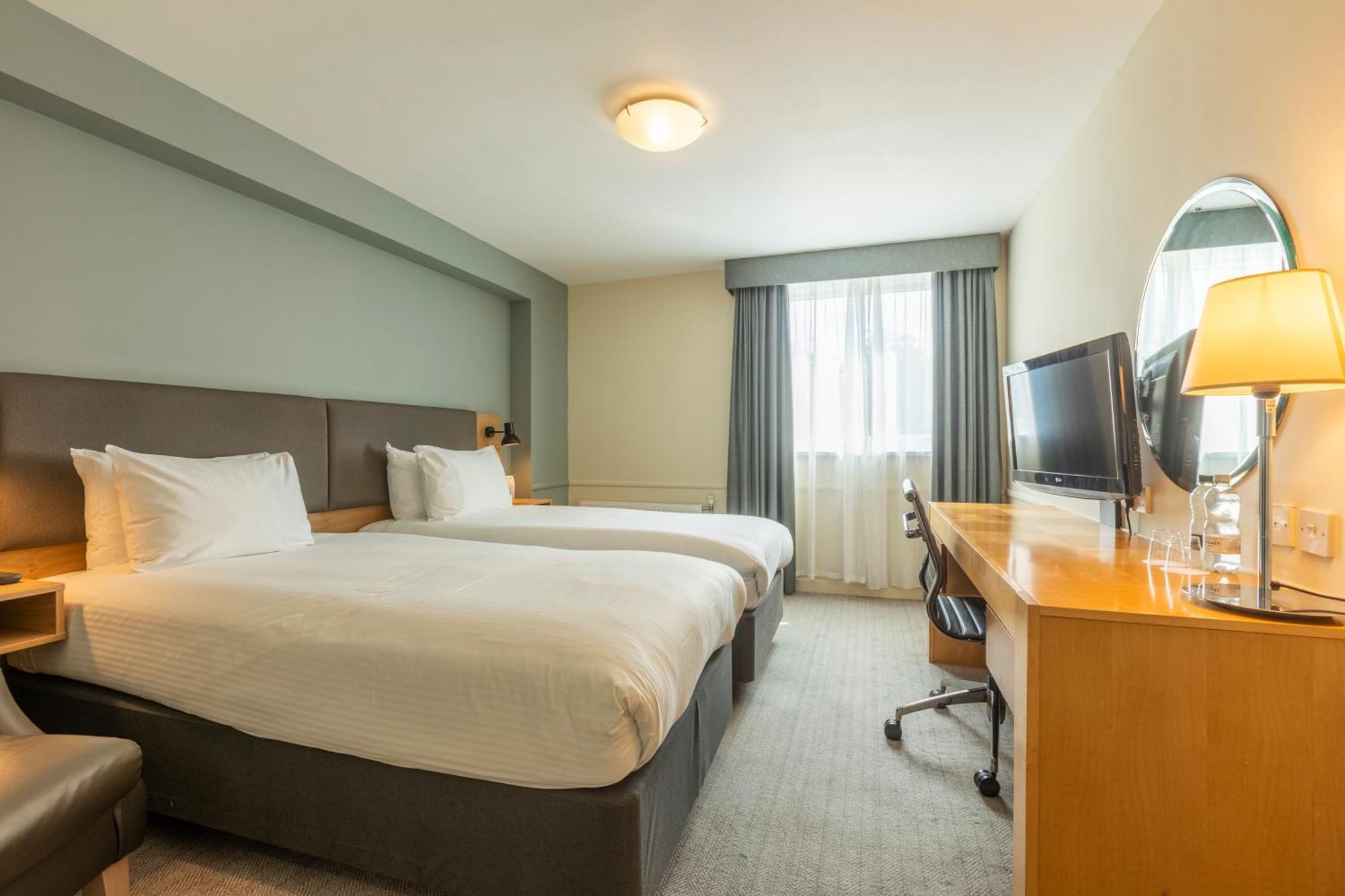 Holiday Inn Brentwood By Ihg Luaran gambar