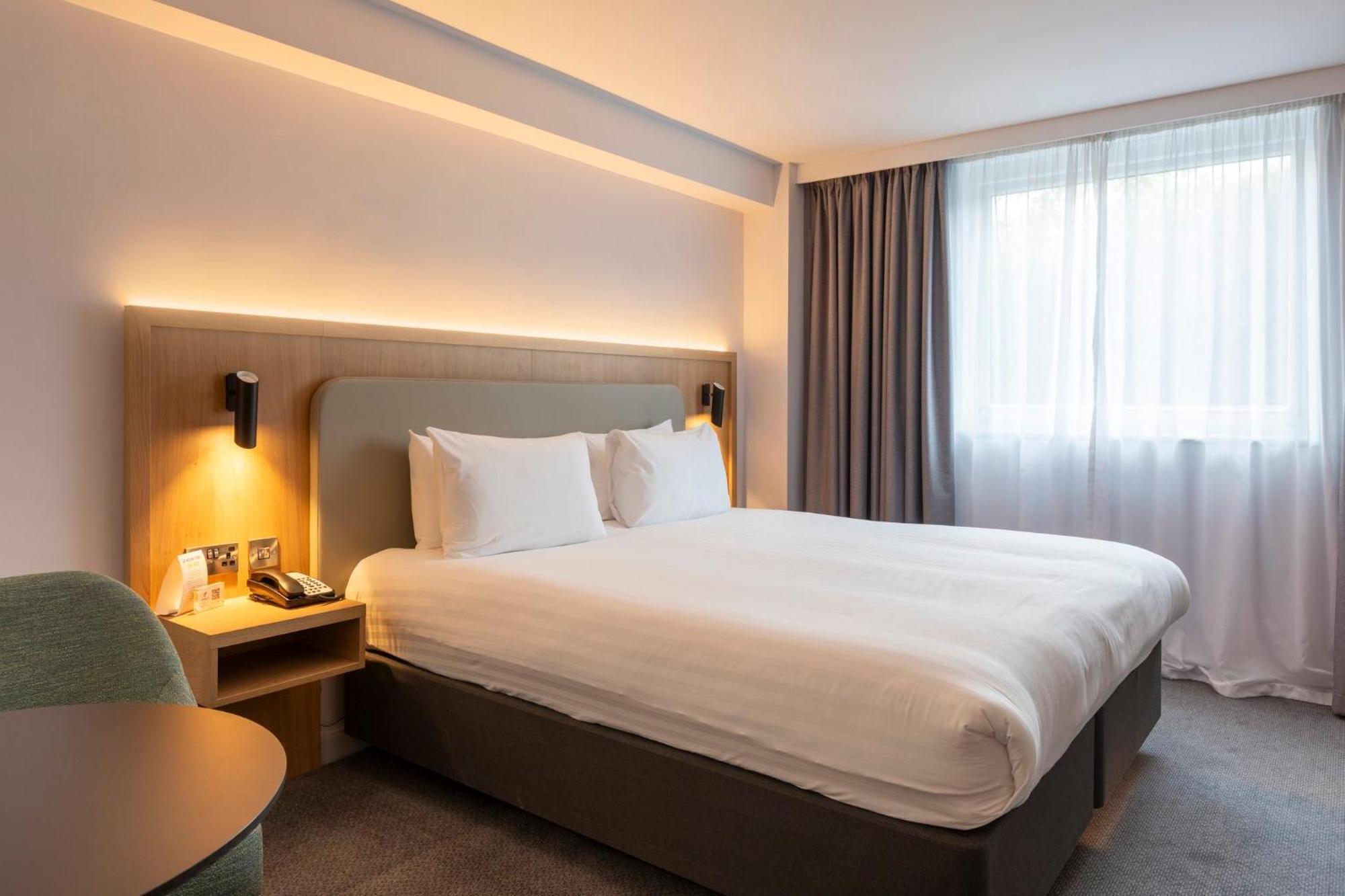 Holiday Inn Brentwood By Ihg Luaran gambar