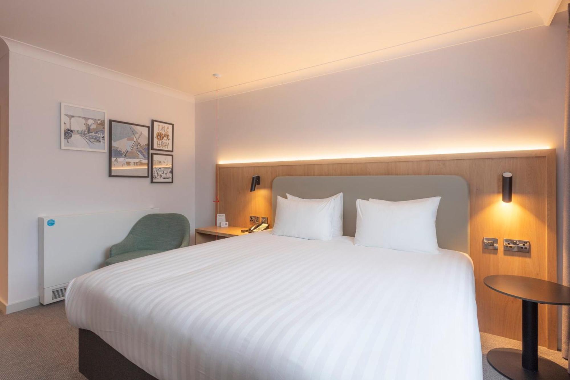 Holiday Inn Brentwood By Ihg Luaran gambar