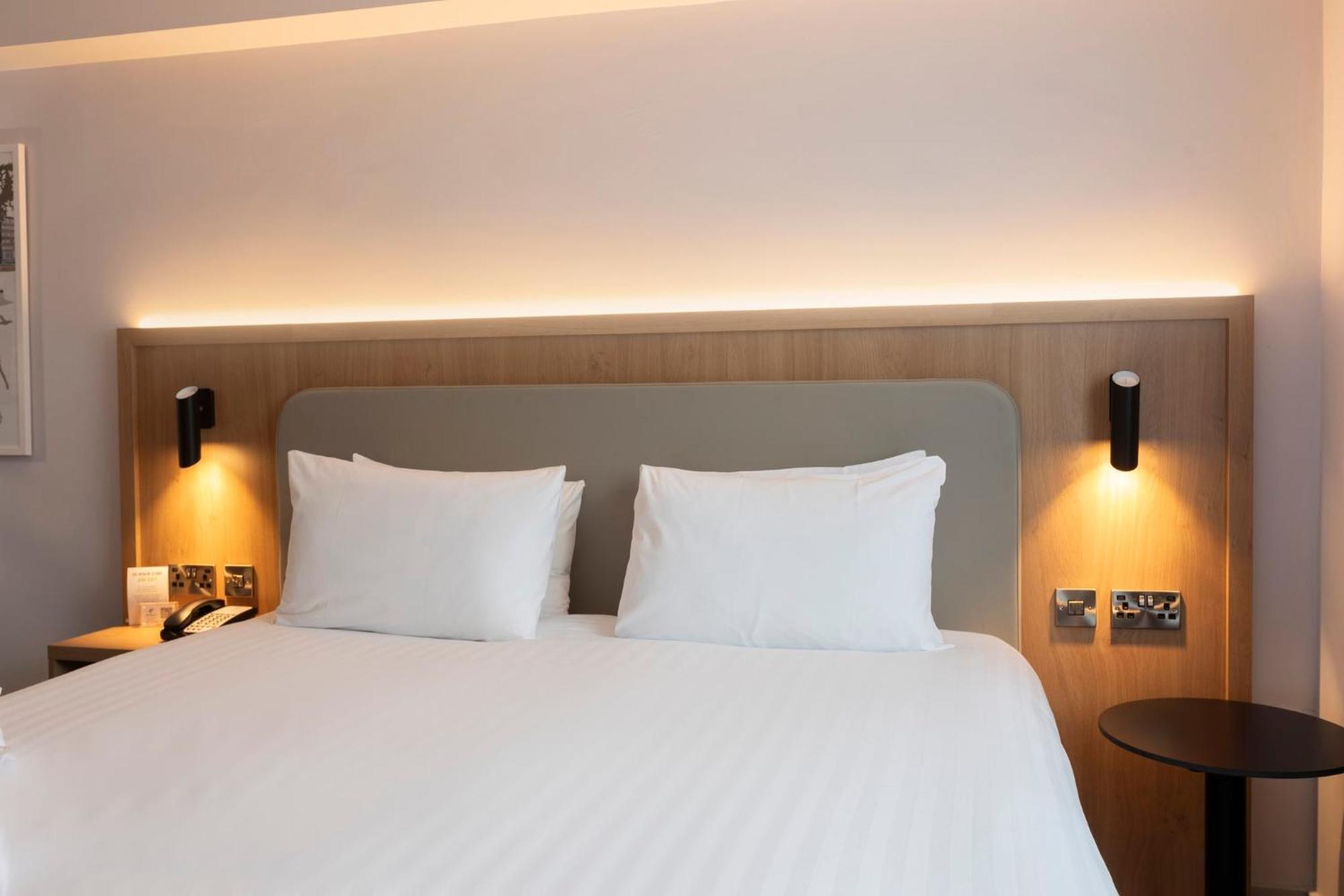 Holiday Inn Brentwood By Ihg Luaran gambar
